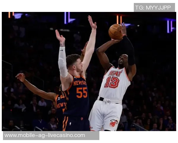 尼克斯与热火精彩对决视频回顾全场亮点与精彩瞬间分享